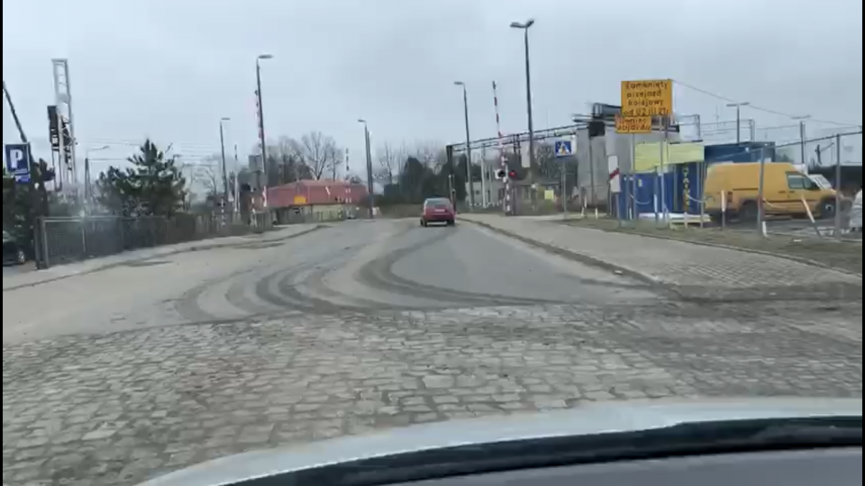 Utrudnienia dla kierowców w Łowiczu. Dzisiaj zamknięcie przejazdu w ul. 3 Maja