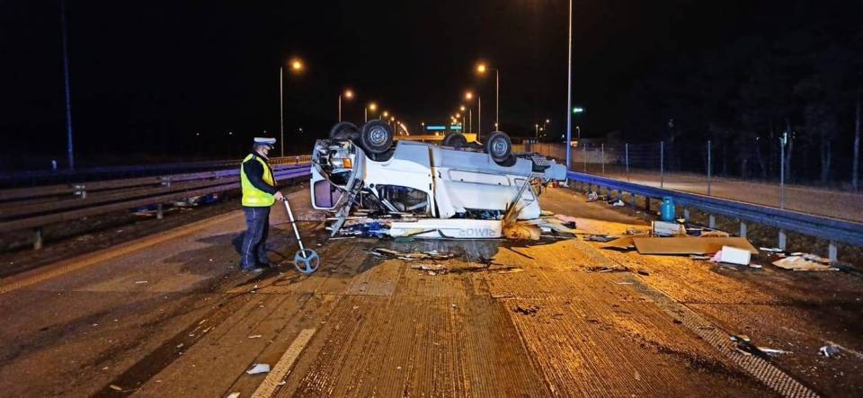 Koszmarny wypadek na drodze S8. Nie żyje kobieta, kilka osób zostało rannych