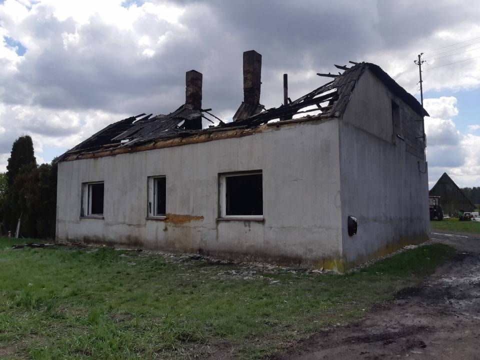 Pożar domu w Orzeszkowie-Kolonii. Ruszyła internetowa zbiórka dla pogorzelców